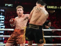 Saul Canelo Alvarez Pertahankan Gelar Kelima usai Pecundangi Edgar Berlanga